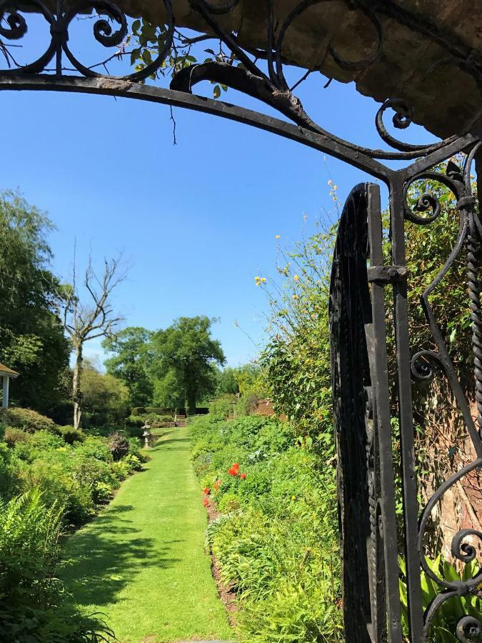 Villa Carnell Country Estate Hurlford Exterior foto