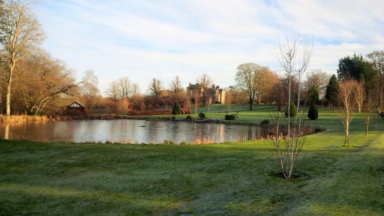 Villa Carnell Country Estate Hurlford Exterior foto